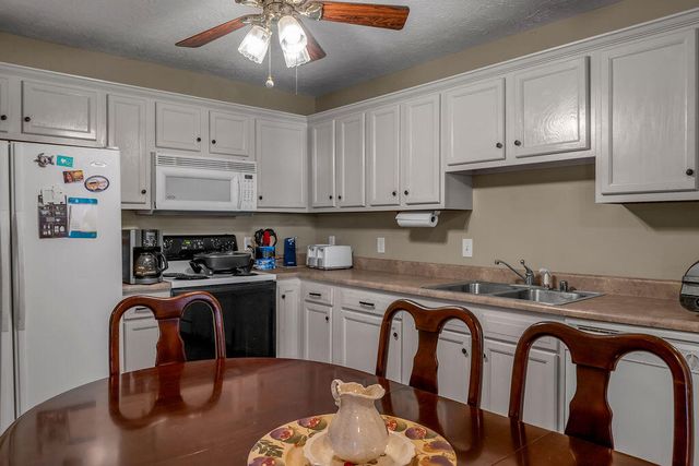 128 Bay Hill Drive, Winchester, KY 40391