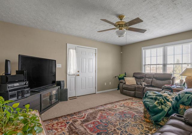 128 Bay Hill Drive, Winchester, KY 40391