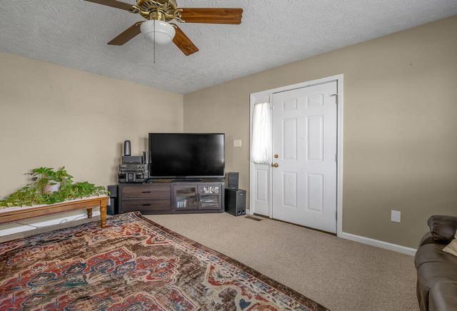 128 Bay Hill Drive, Winchester, KY 40391