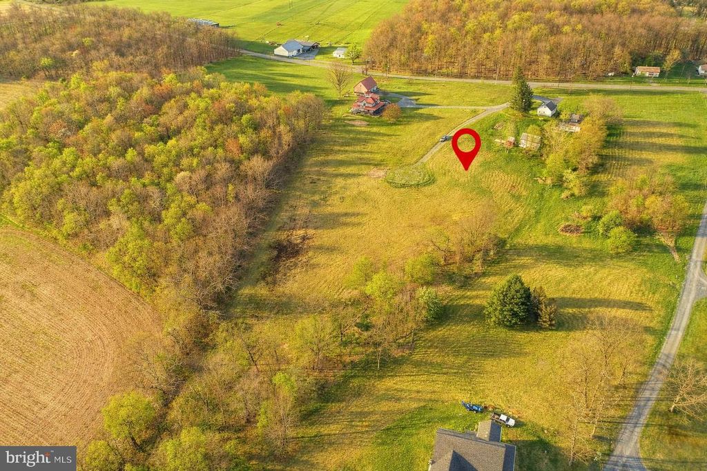 Image 14 of property listing at LOT 24 EASTVIEW PL, Oakland, MD 21550