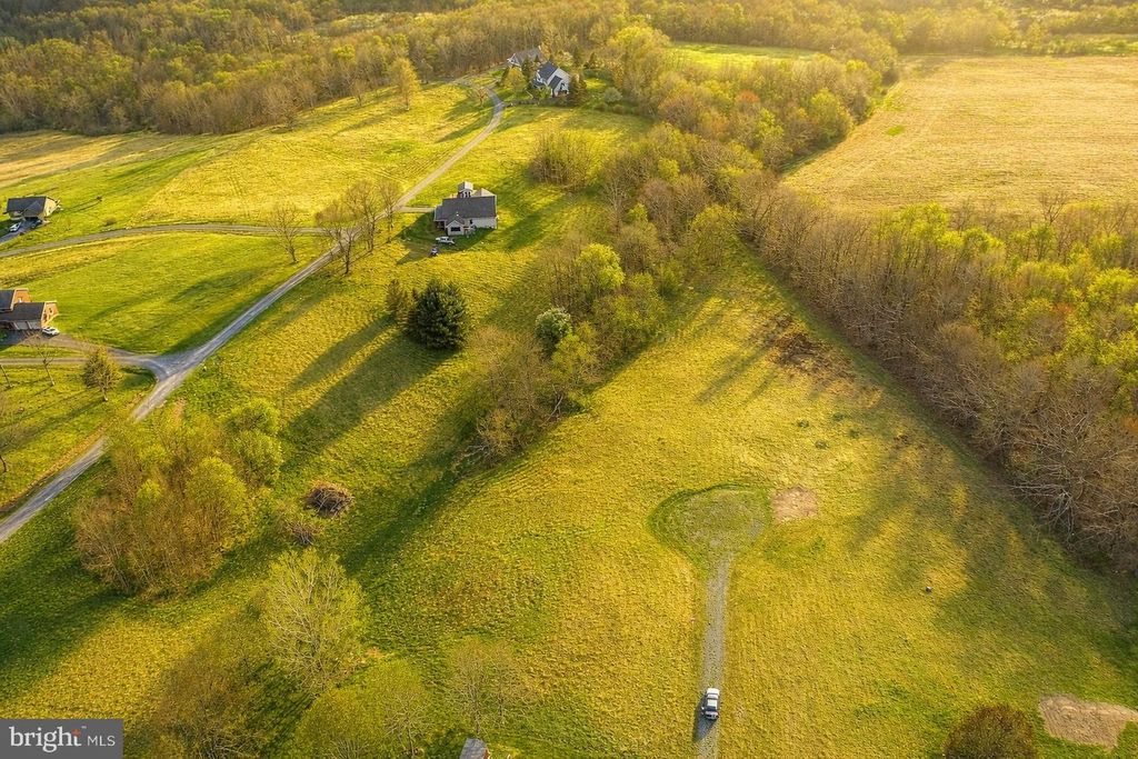 Image 16 of property listing at LOT 24 EASTVIEW PL, Oakland, MD 21550