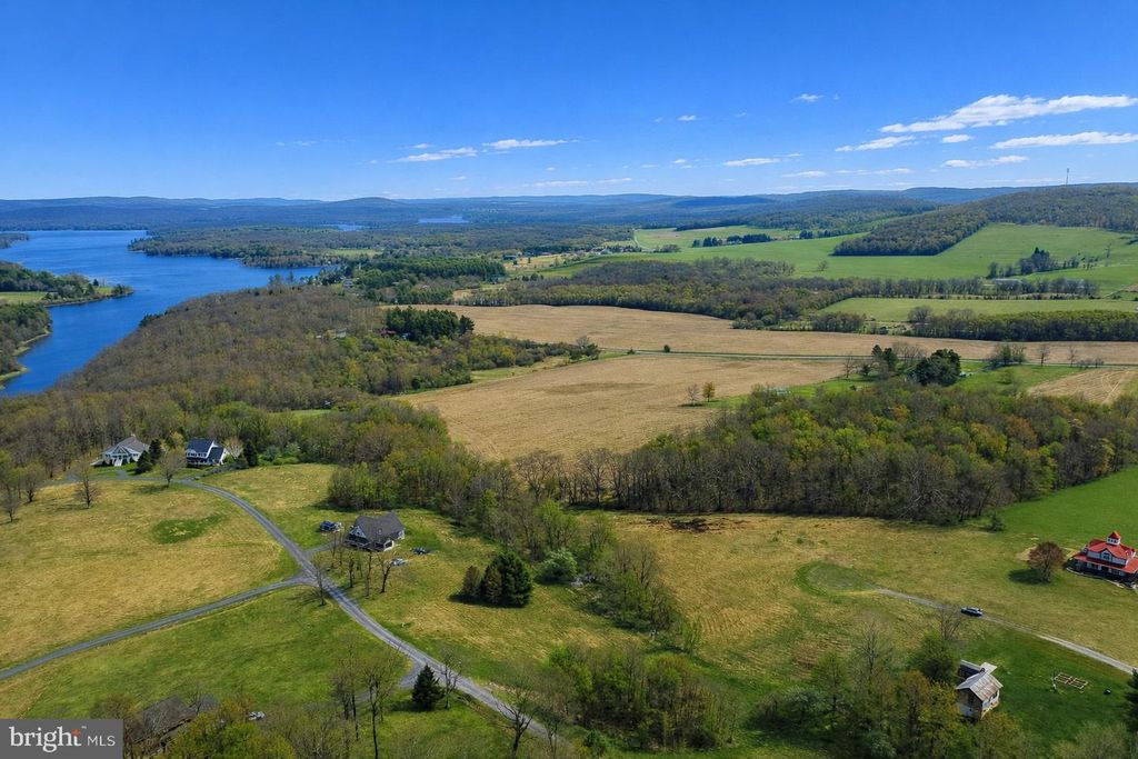 Image 17 of property listing at LOT 24 EASTVIEW PL, Oakland, MD 21550