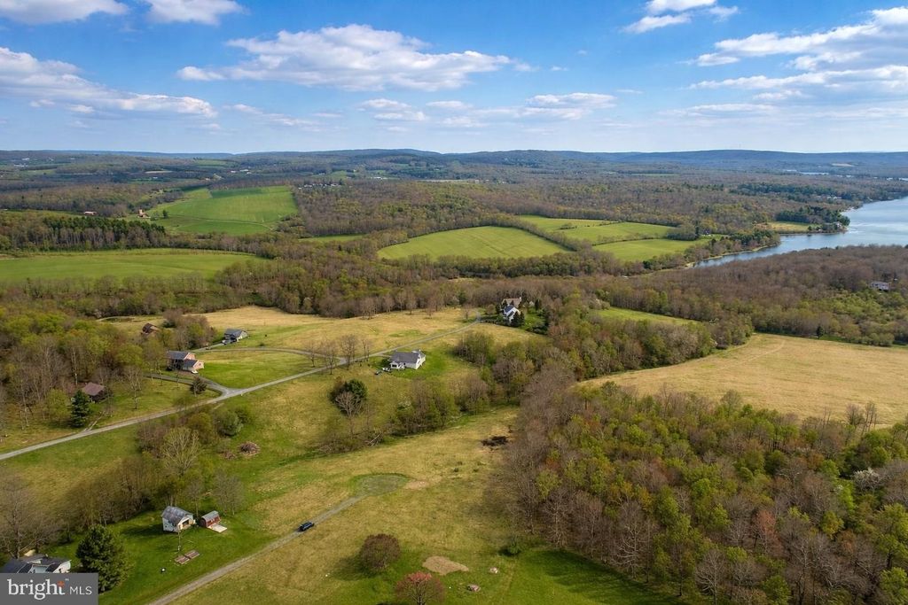 Image 19 of property listing at LOT 24 EASTVIEW PL, Oakland, MD 21550