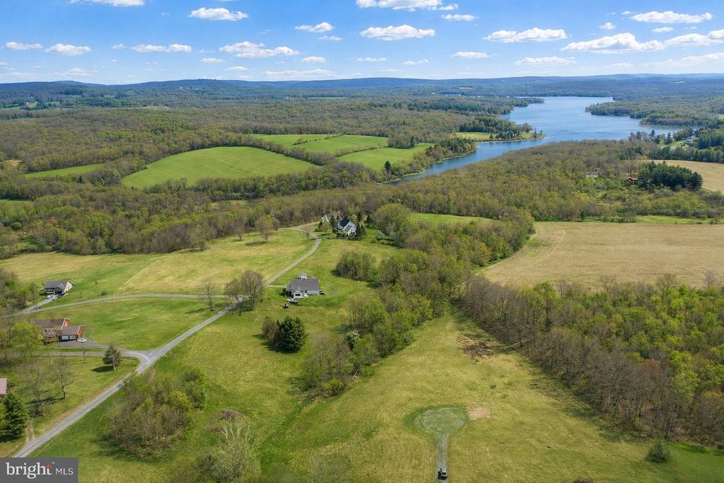 Image 21 of property listing at LOT 24 EASTVIEW PL, Oakland, MD 21550