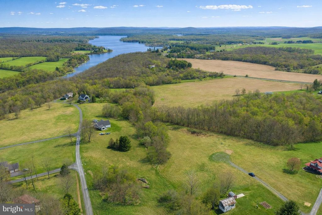 Image 7 of property listing at LOT 24 EASTVIEW PL, Oakland, MD 21550