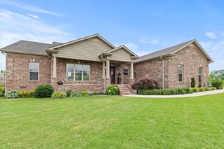 20 Ivy Dr, Fayetteville, TN 37334