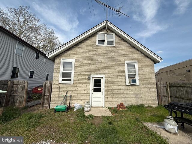 904 CENTER ST, Gloucester City, NJ 08030