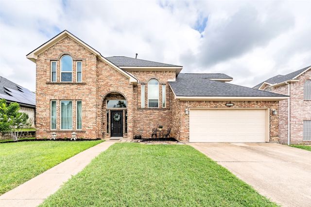 6817 Greenleaf Drive, North Richland Hills, TX 76182