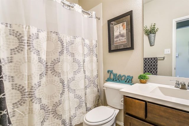 1629 Ridge Creek Lane, Aubrey, TX 76227