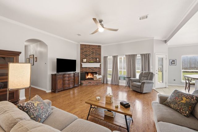 1080 Estates Drive, Kennedale, TX 76060