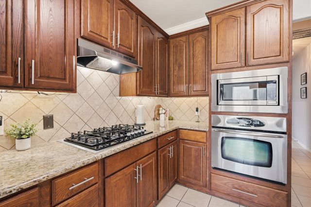 1080 Estates Drive, Kennedale, TX 76060
