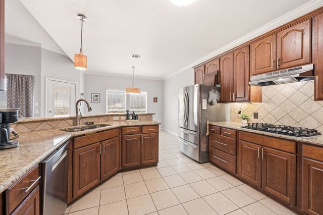 1080 Estates Drive, Kennedale, TX 76060