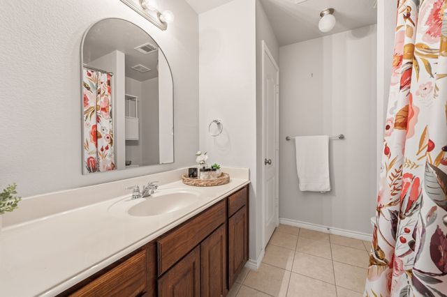 1080 Estates Drive, Kennedale, TX 76060