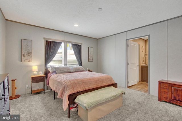 39 CHESAPEAKE EST, Thomasville, PA 17364