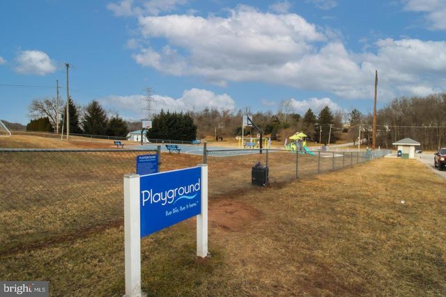 39 CHESAPEAKE EST, Thomasville, PA 17364