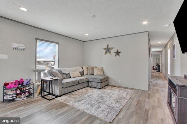 39 CHESAPEAKE EST, Thomasville, PA 17364