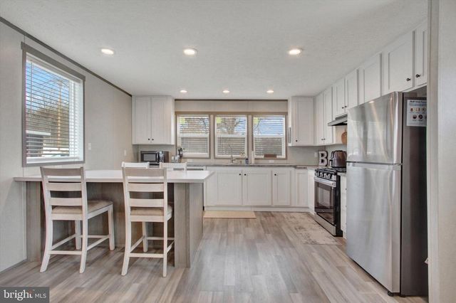 39 CHESAPEAKE EST, Thomasville, PA 17364