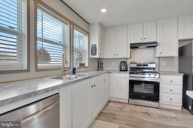 39 CHESAPEAKE EST, Thomasville, PA 17364