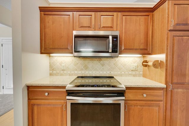 8313 Essex Road, Chanhassen, MN 55317