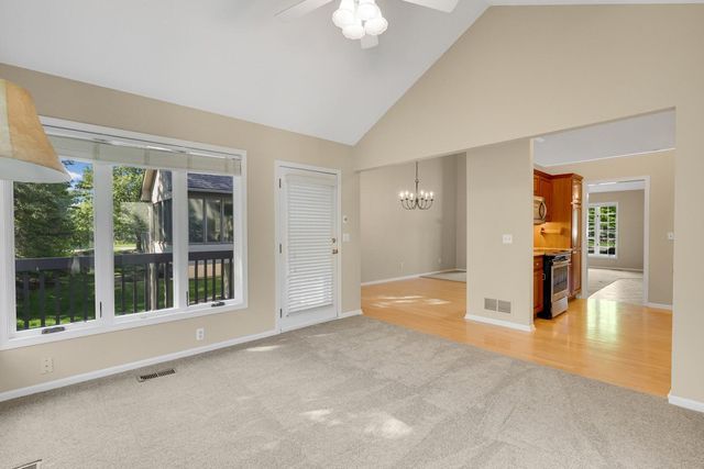 8313 Essex Road, Chanhassen, MN 55317