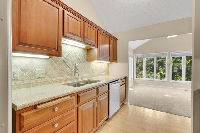 8313 Essex Road, Chanhassen, MN 55317