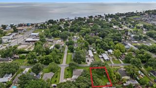 4714 1st Street, Bacliff, TX 77518