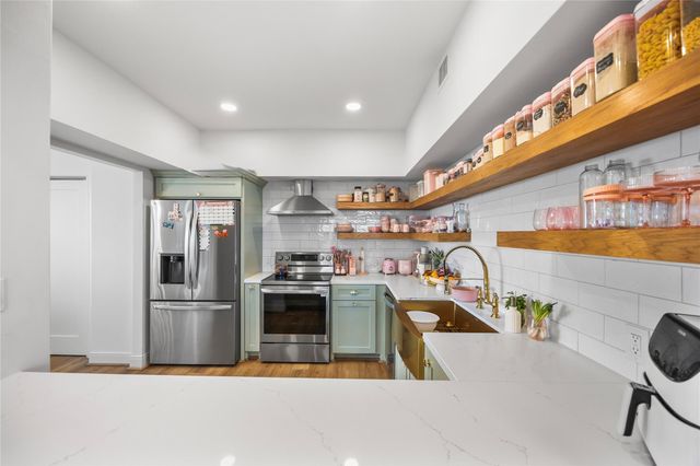 14 Greenway Plaza 23P, Houston, TX 77046