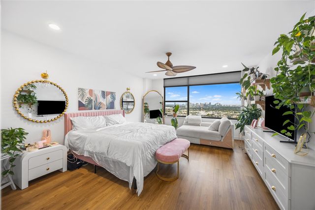 14 Greenway Plaza 23P, Houston, TX 77046