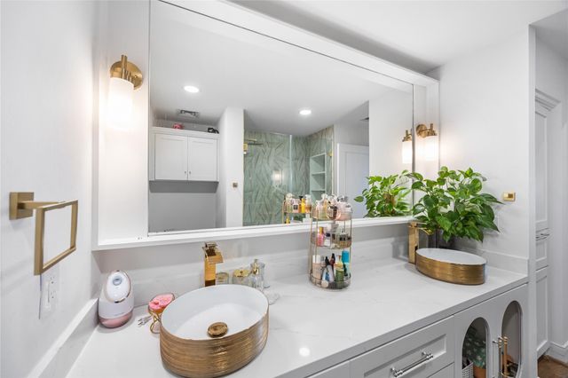 14 Greenway Plaza 23P, Houston, TX 77046