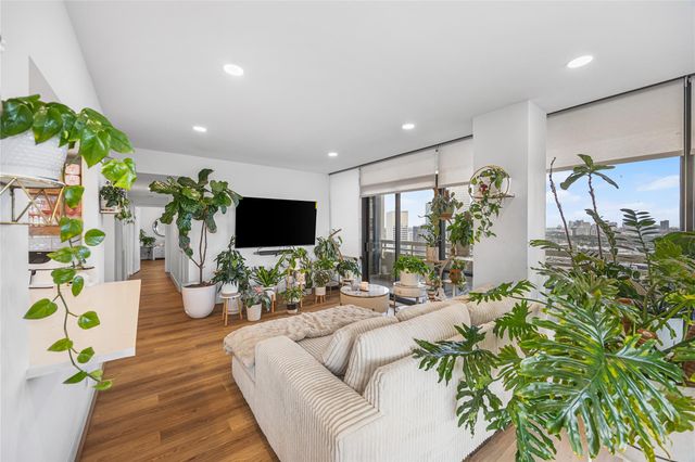 14 Greenway Plaza 23P, Houston, TX 77046