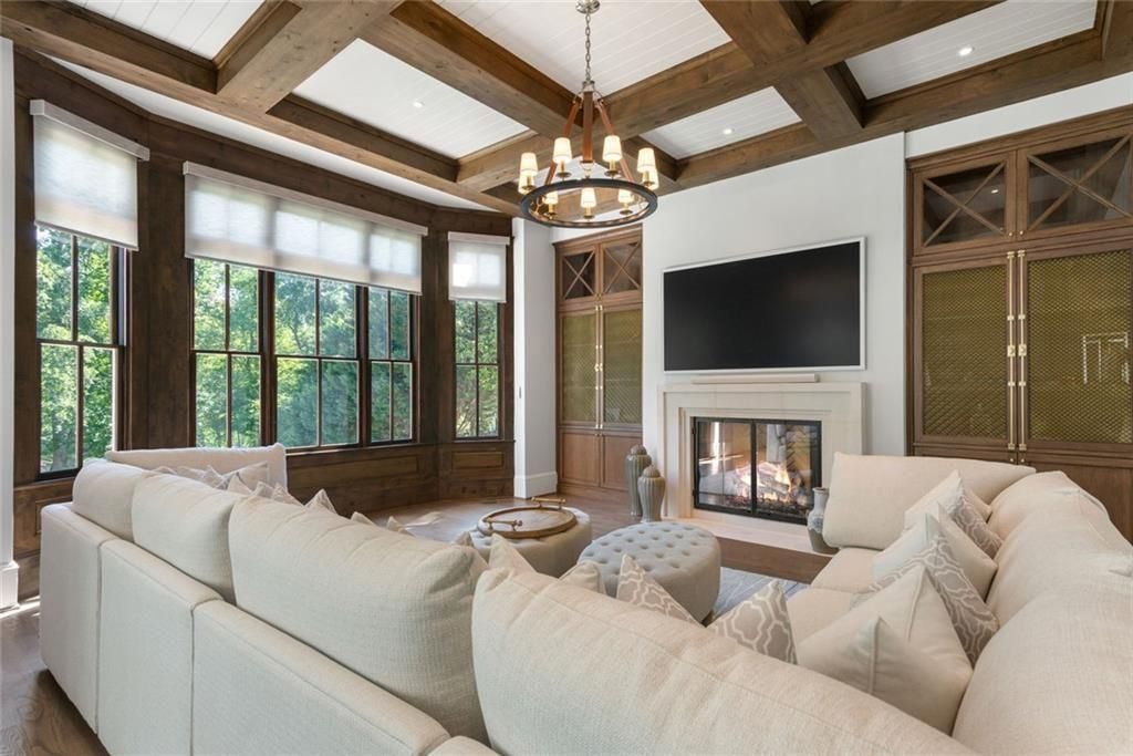 Image 19 of property listing at 3120 W Addison Drive, Alpharetta, GA 30022