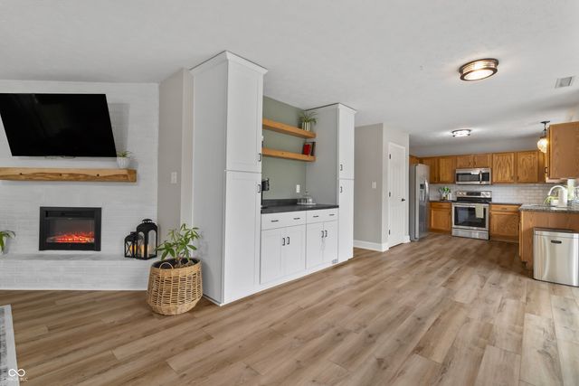 285 Earl Park Way, Westfield, IN 46074