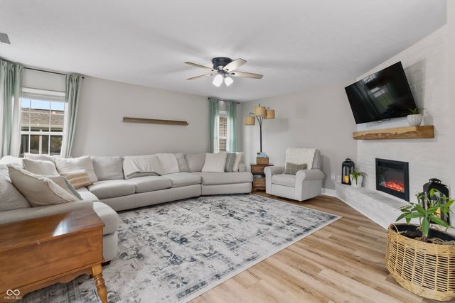 285 Earl Park Way, Westfield, IN 46074