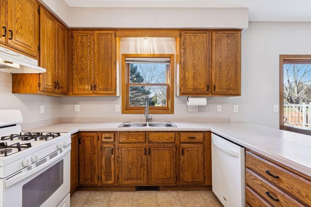 5913 Red Pine Boulevard, White Bear Twp, MN 55110