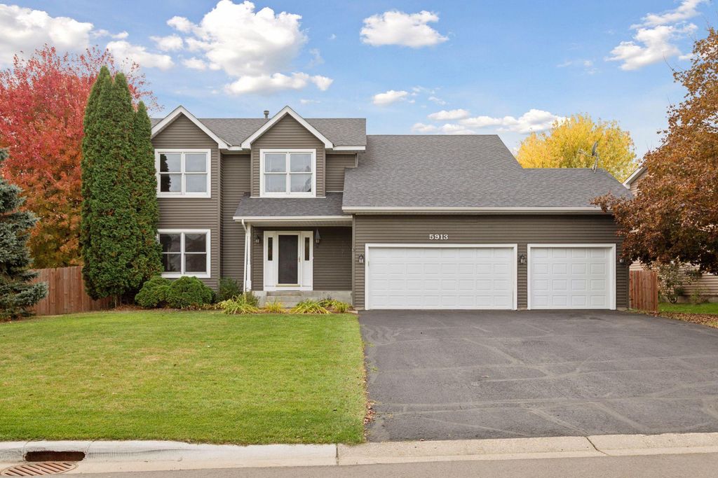 5913 Red Pine Boulevard, White Bear Twp, MN 55110