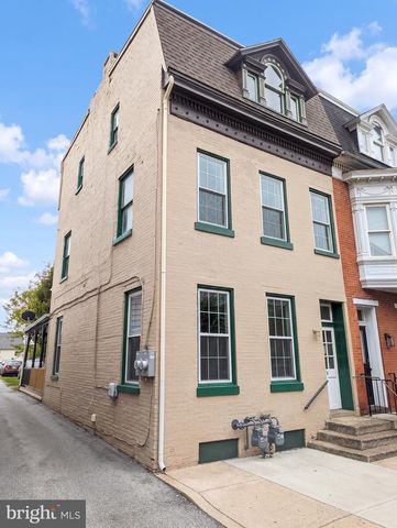 820 E MARKET ST, York, PA 17403