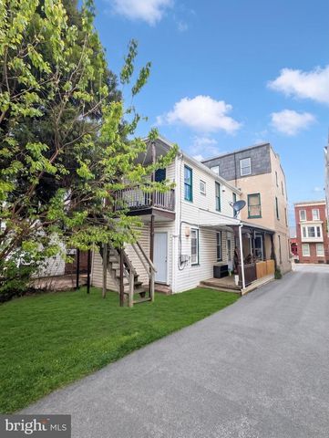 820 E MARKET ST, York, PA 17403