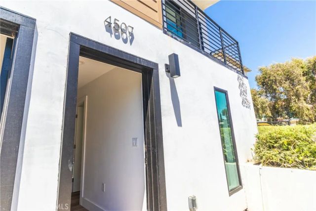 4505 W 18 Street, Los Angeles, CA 90019