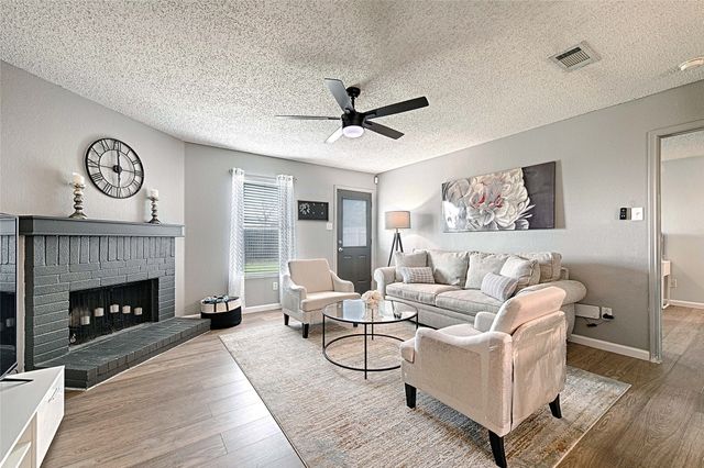 950 White Dove Drive, Arlington, TX 76017