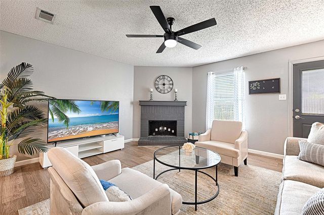 950 White Dove Drive, Arlington, TX 76017