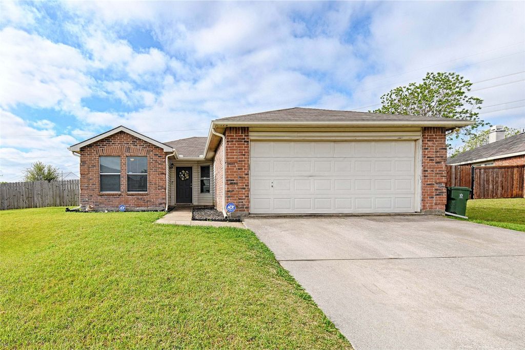 950 White Dove Drive, Arlington, TX 76017