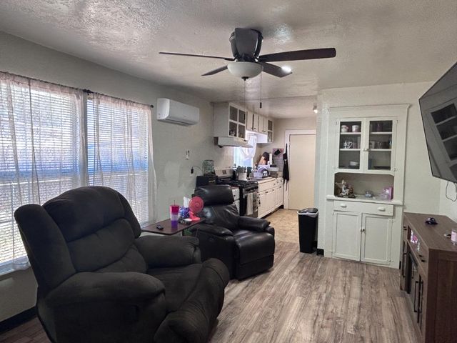 618 S Modesto Ave, Stockton, CA 95203