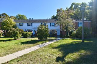 15 Yorktown Dr 15, Springfield, MA 01106