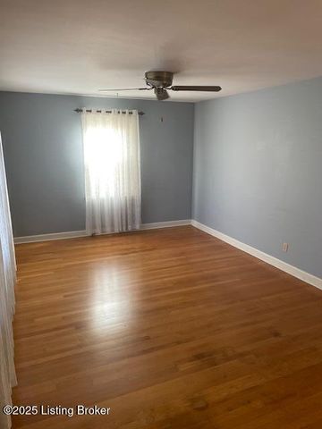 2312 Thistledawn Dr, Louisville, KY 40216