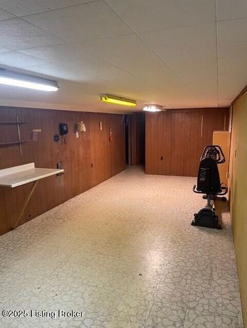 2312 Thistledawn Dr, Louisville, KY 40216