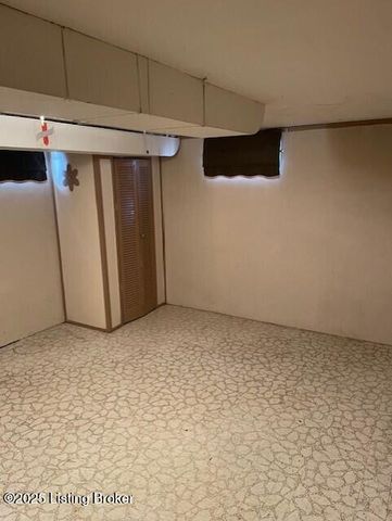 2312 Thistledawn Dr, Louisville, KY 40216