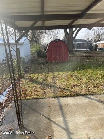 2312 Thistledawn Dr, Louisville, KY 40216