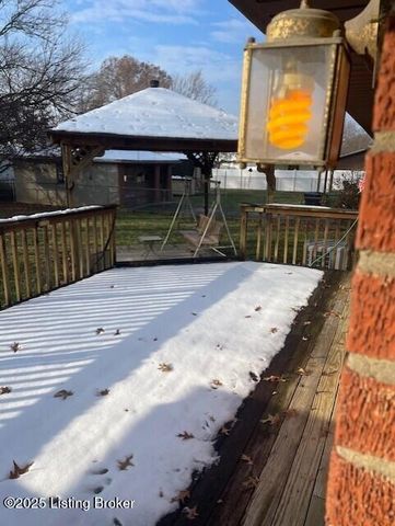 2312 Thistledawn Dr, Louisville, KY 40216