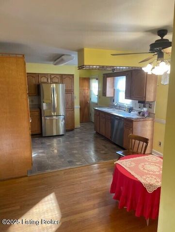 2312 Thistledawn Dr, Louisville, KY 40216