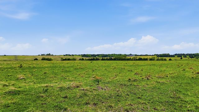 562 Lazy S Ranch Road, Gunter, TX 75058